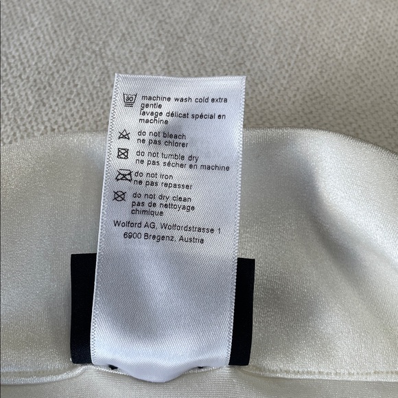 Wolford Half Zip long sleeve bodysuit, Pearl, Size Medium - Picture 7 of 9